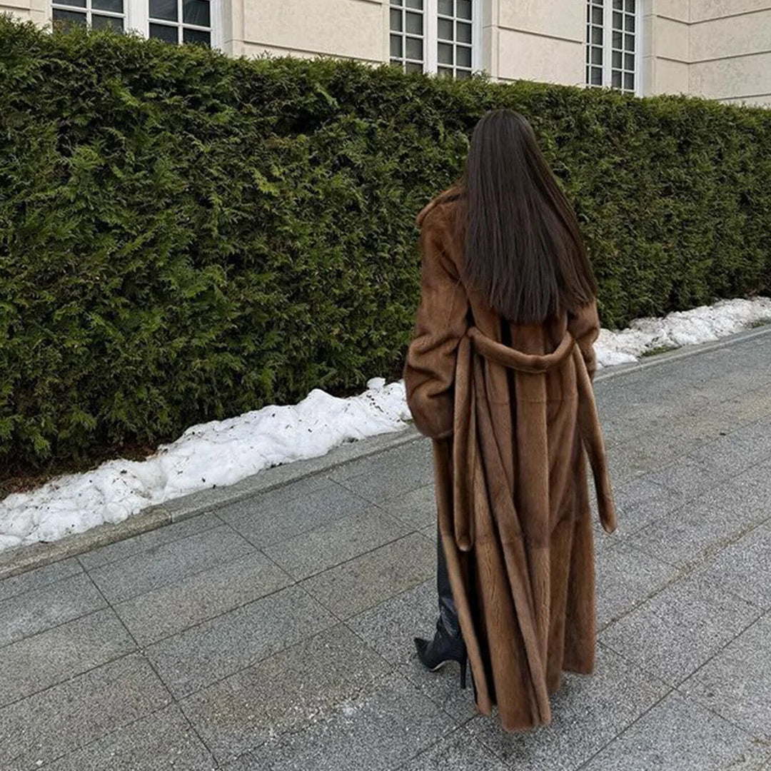 Naomi - Luxury Women's Genuine Mink Fur Coat