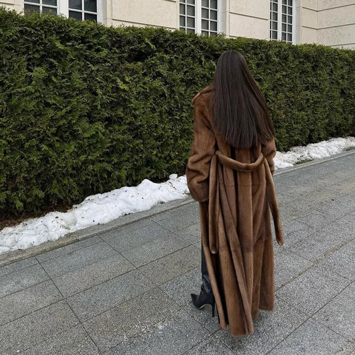 Naomi - Luxury Women's Genuine Mink Fur Coat